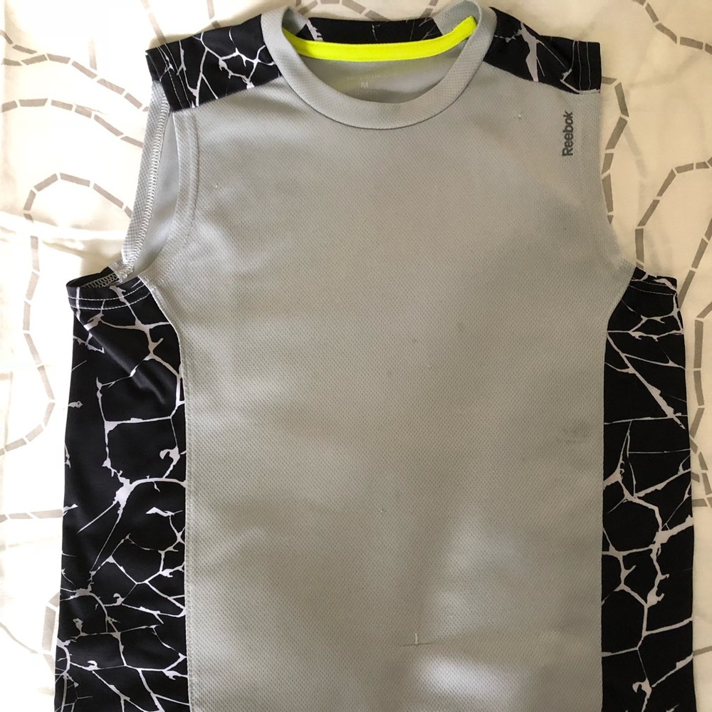 Reebok sleeveless shirt boys M dri-fit